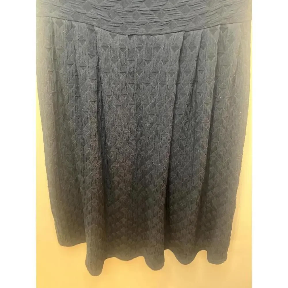 Black Textured Stretchy Sleeveless Dress by Closet New with Tags Size XS